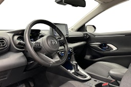 punainen Toyota Yaris 2022 kuva 6.