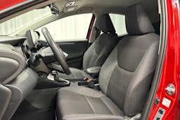 punainen Toyota Yaris 2022 kuva 12.