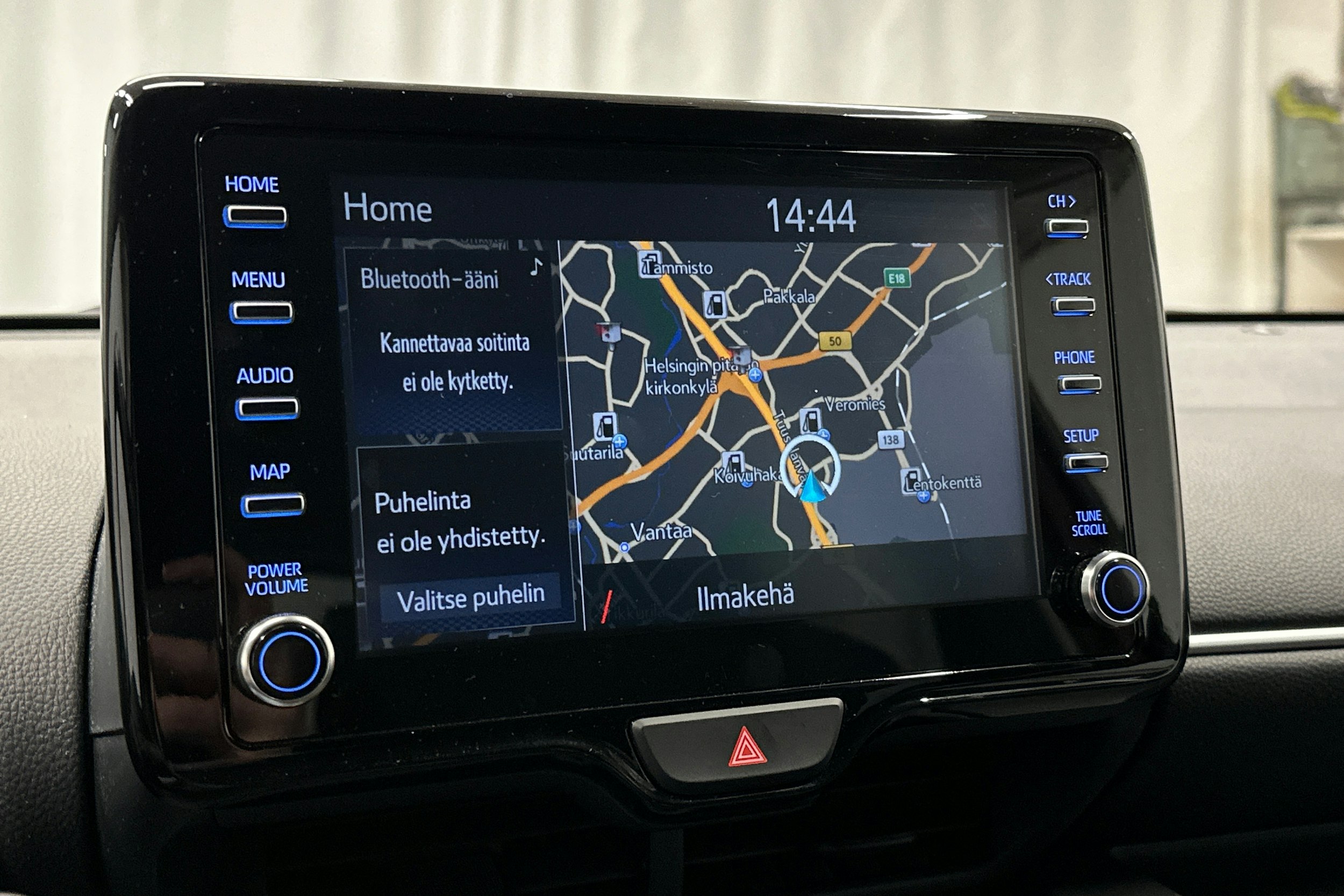 punainen Toyota Yaris 2022 kuva 19.