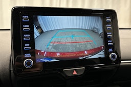 punainen Toyota Yaris 2022 kuva 21.