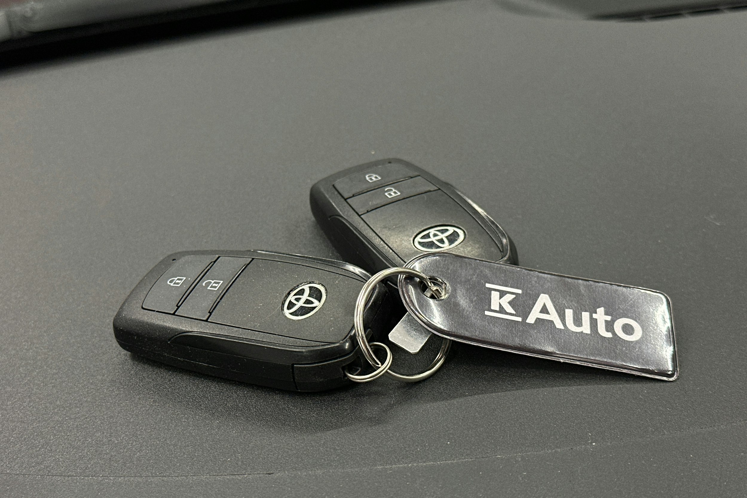 punainen Toyota Yaris 2022 kuva 24.