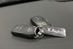 punainen Toyota Yaris 2022 kuva 24.