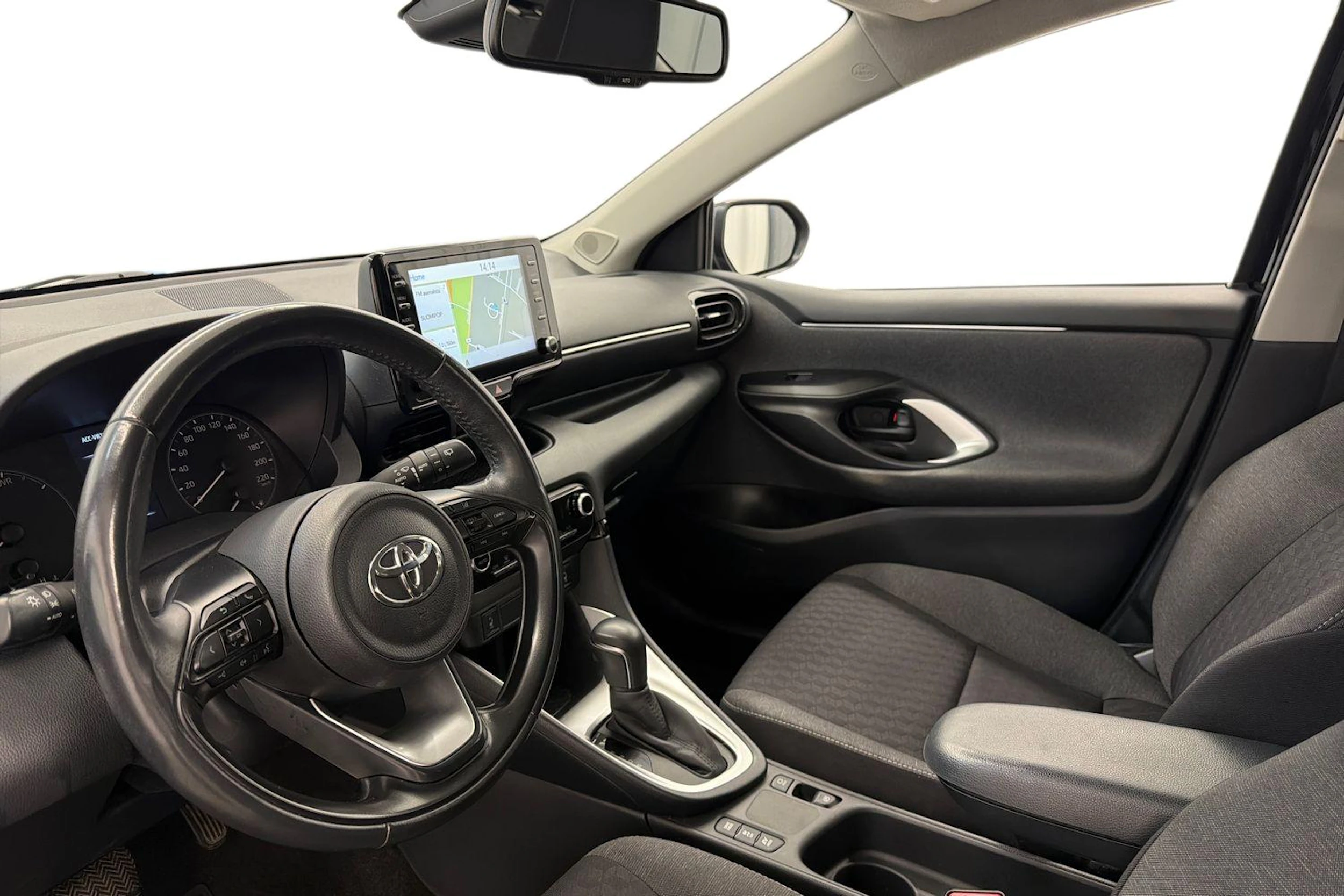 musta Toyota Yaris 2022 kuva 6.