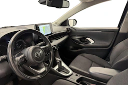 musta Toyota Yaris 2022 kuva 6.