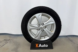 musta Toyota Yaris 2022 kuva 11.