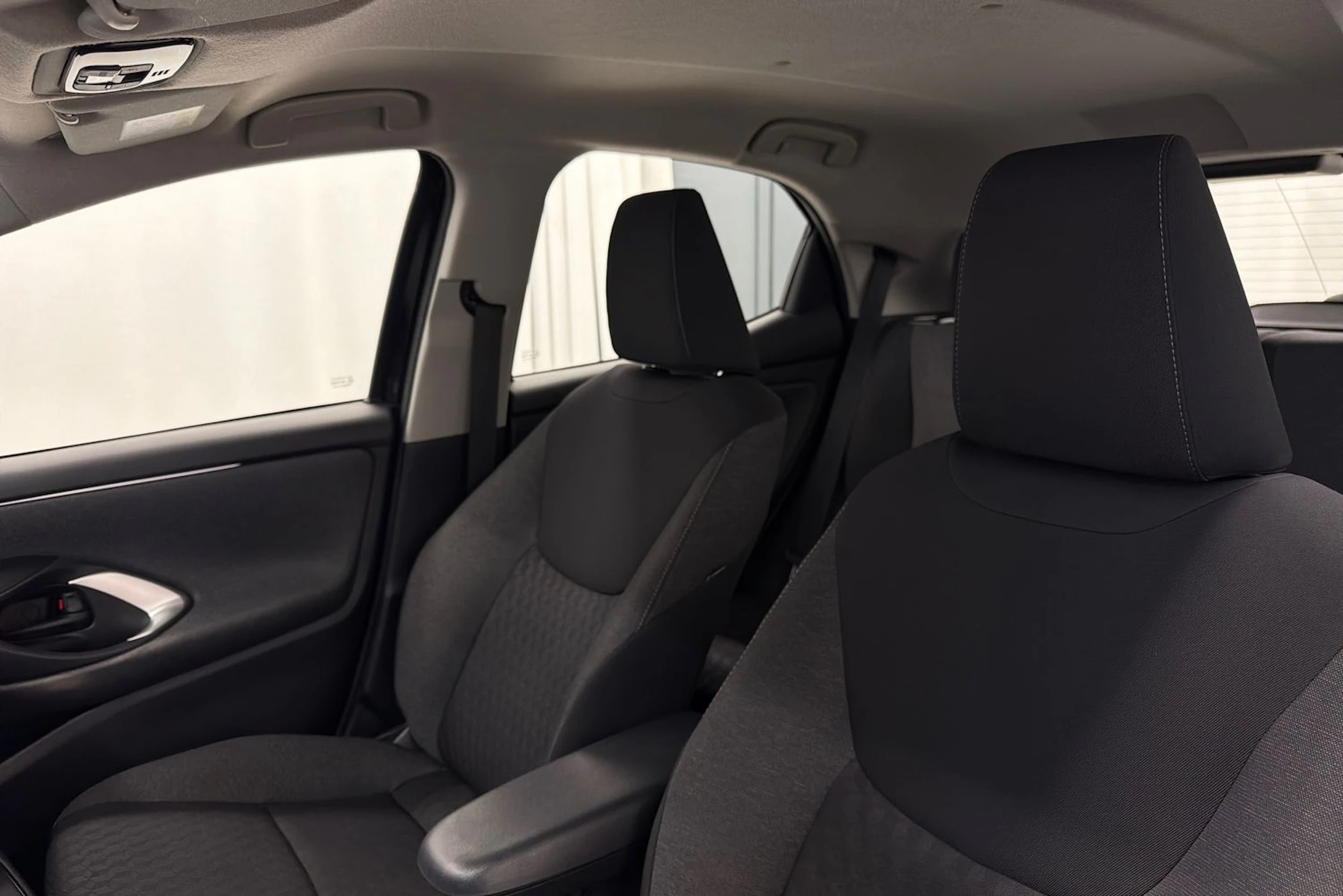 musta Toyota Yaris 2022 kuva 27.