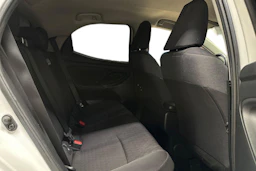 valkoinen Toyota Yaris 2022 kuva 8.