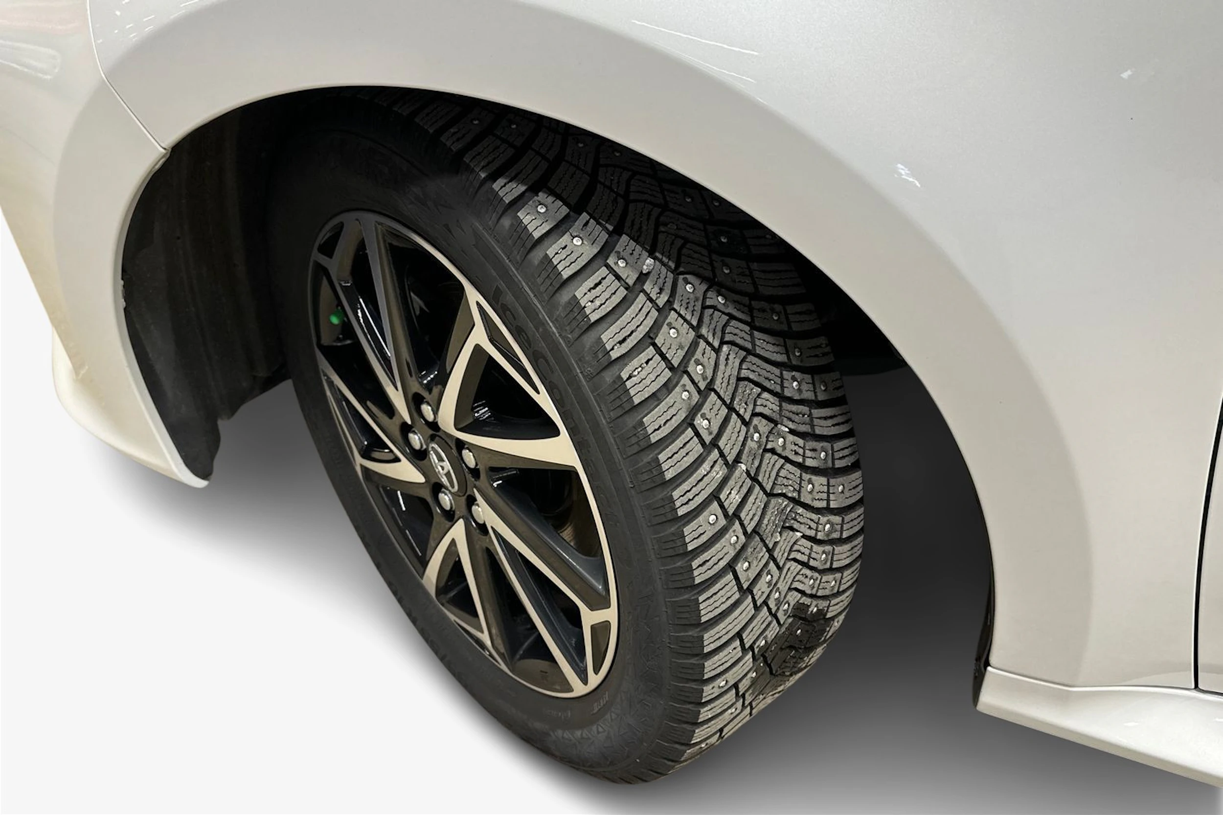 valkoinen Toyota Yaris 2022 kuva 9.