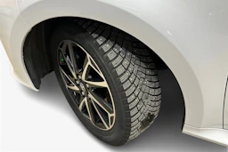 valkoinen Toyota Yaris 2022 kuva 9.