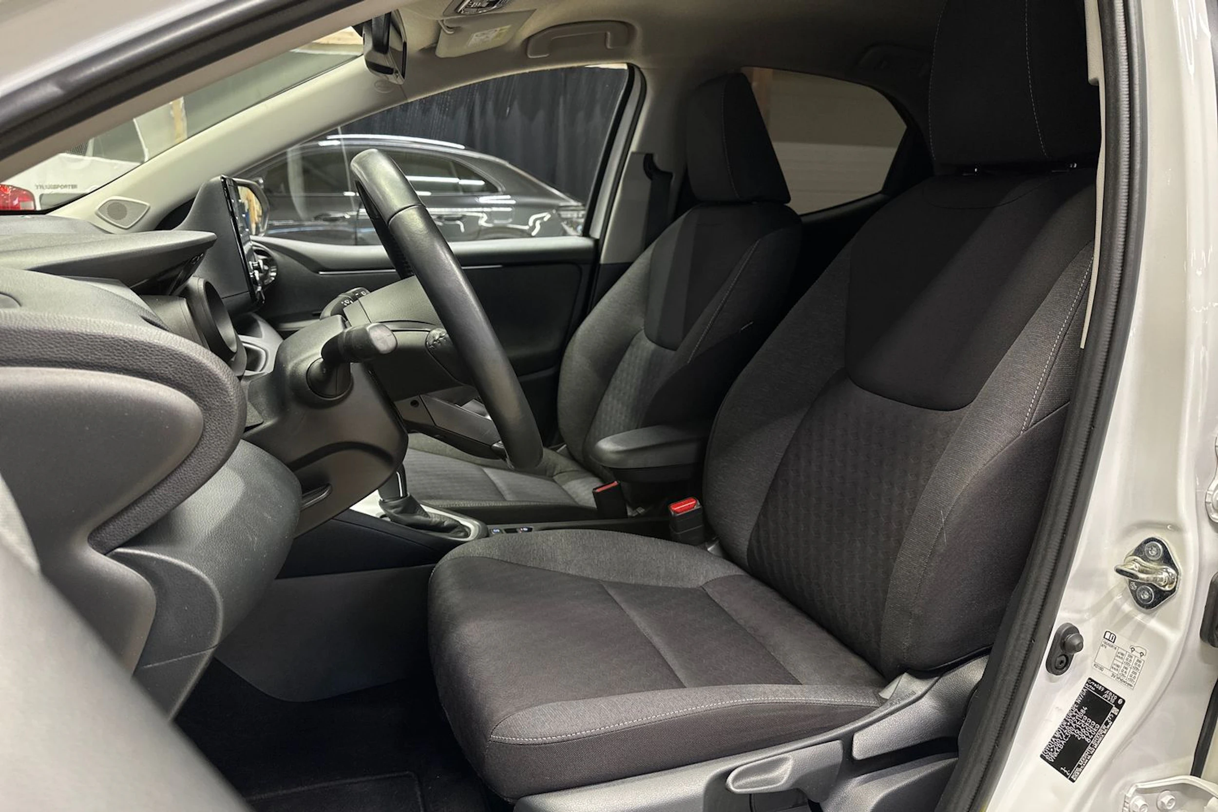 valkoinen Toyota Yaris 2022 kuva 12.