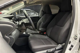 valkoinen Toyota Yaris 2022 kuva 12.