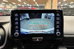 valkoinen Toyota Yaris 2022 kuva 13.