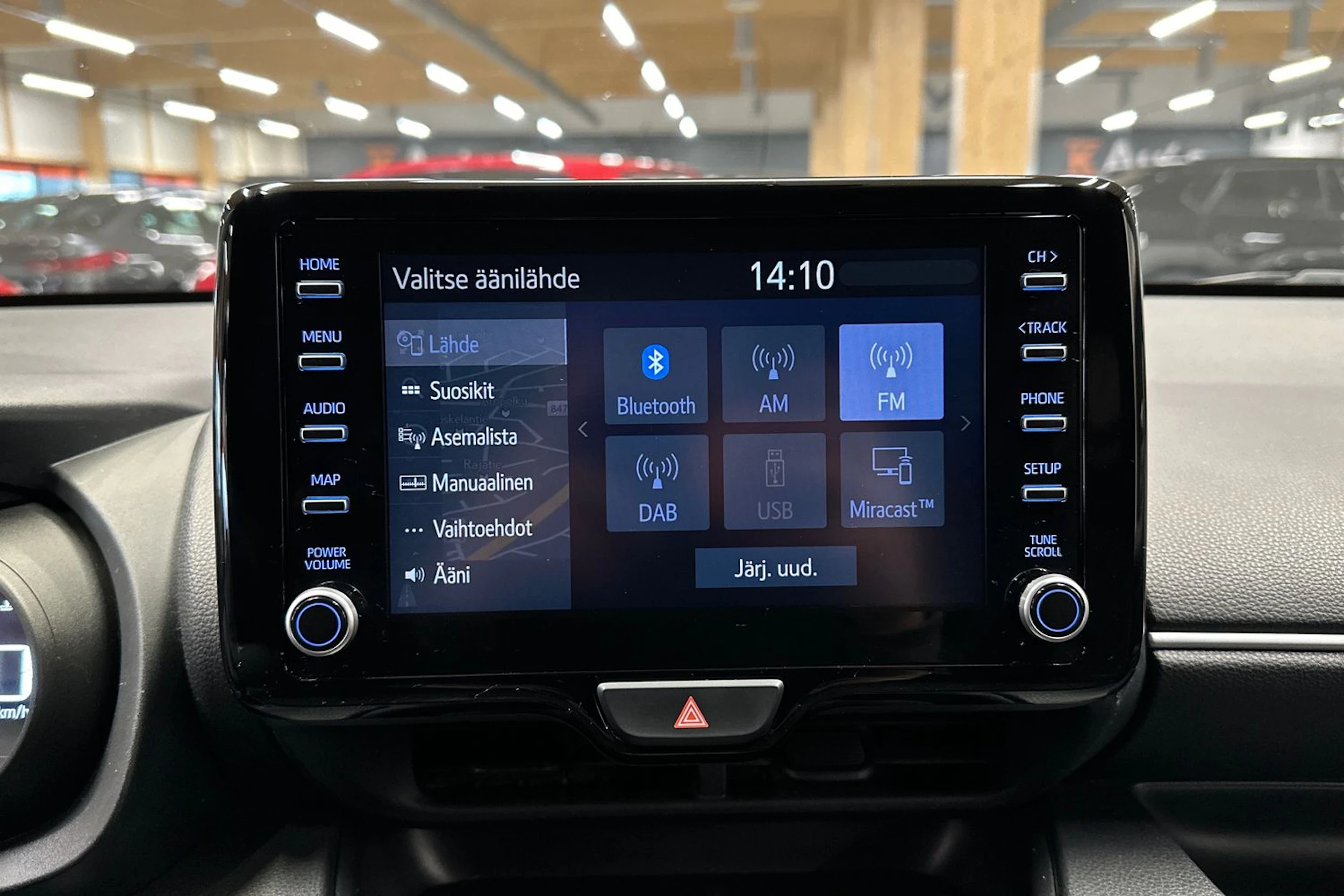 valkoinen Toyota Yaris 2022 kuva 15.