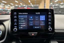 valkoinen Toyota Yaris 2022 kuva 15.