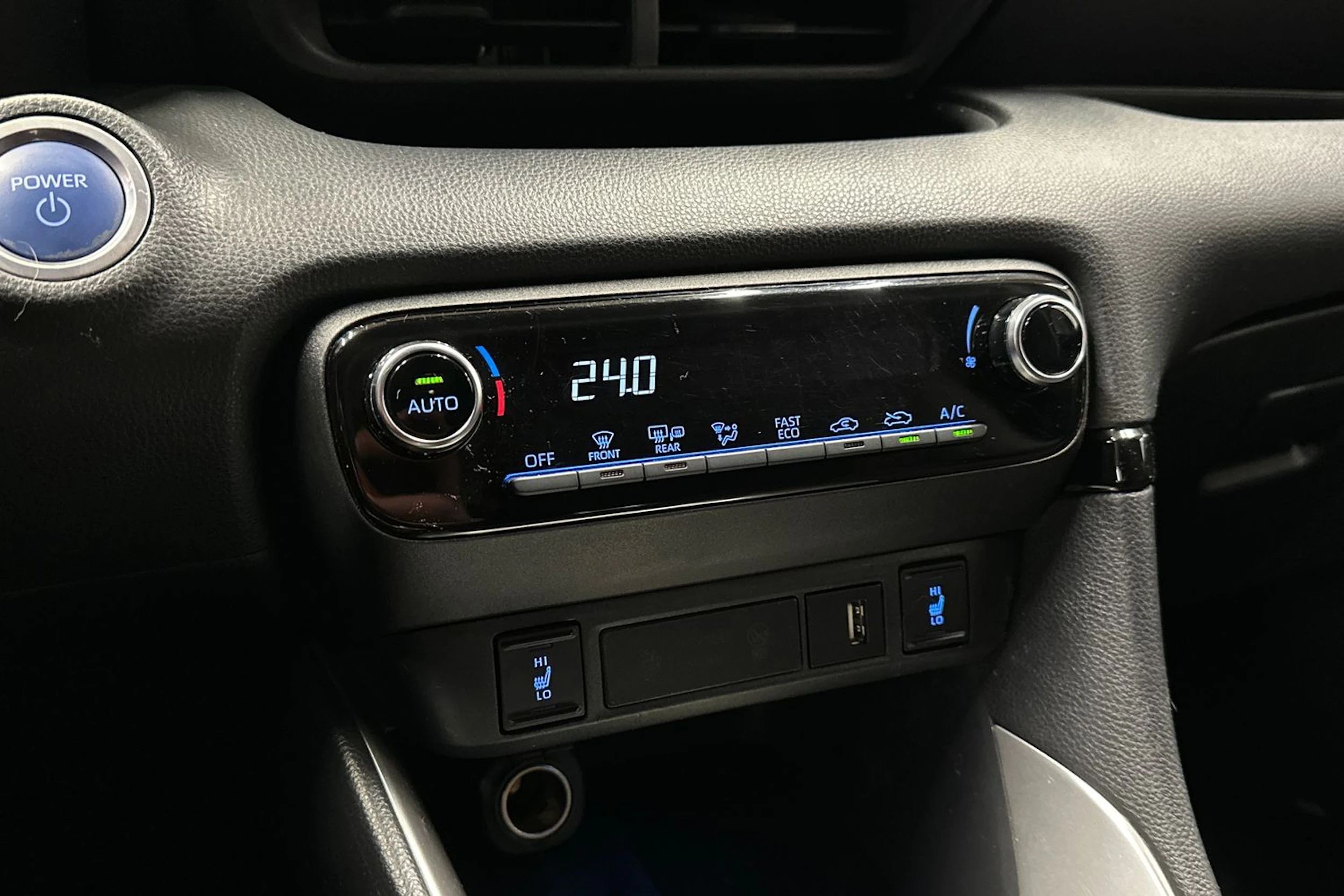 valkoinen Toyota Yaris 2022 kuva 18.