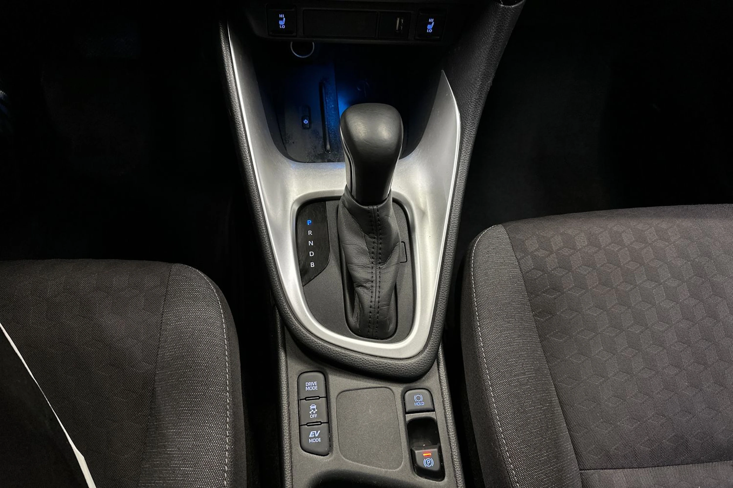 valkoinen Toyota Yaris 2022 kuva 19.