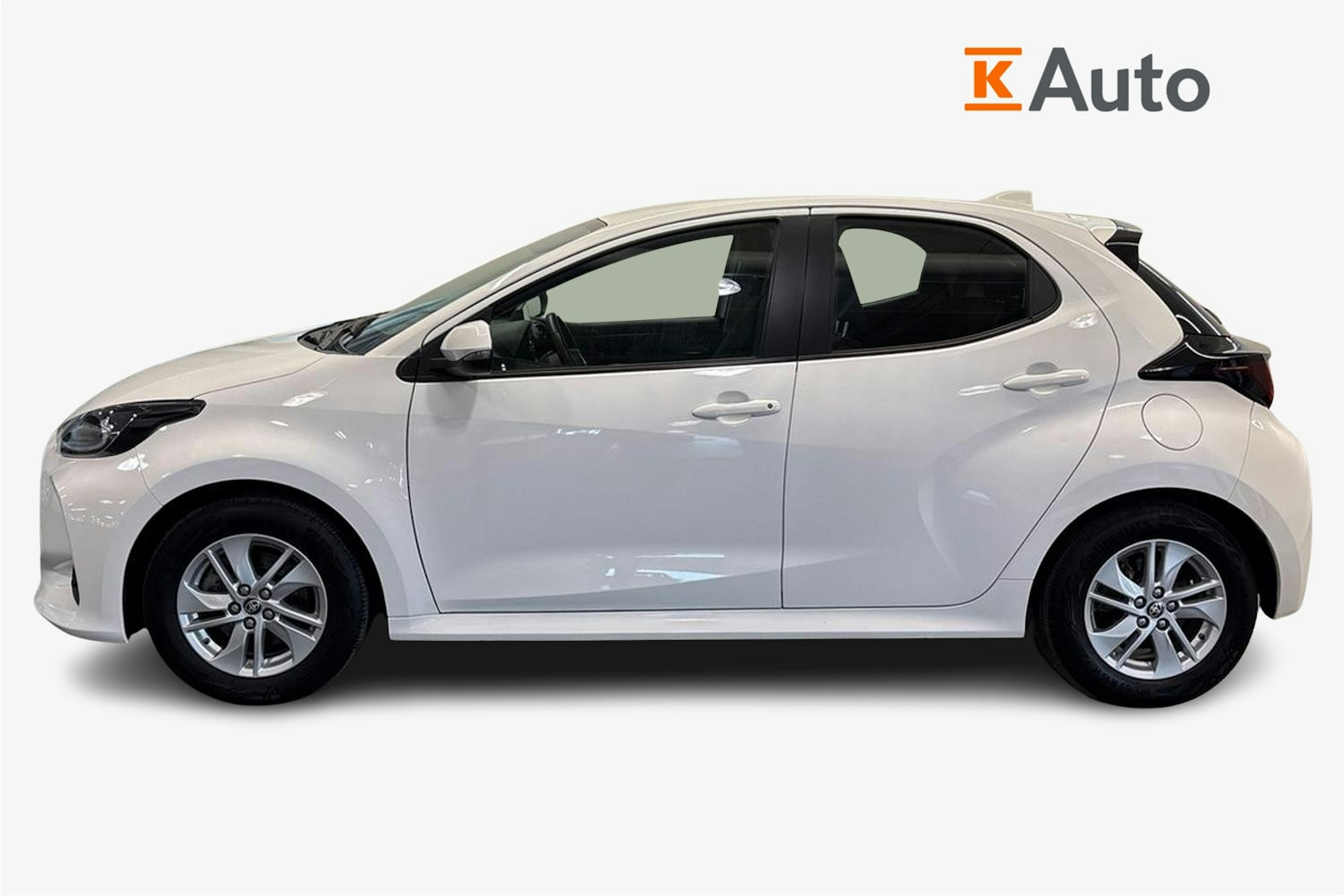 valkoinen Toyota Yaris 2022 kuva 6.