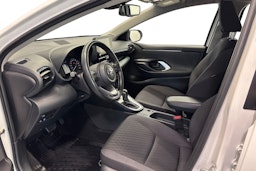 valkoinen Toyota Yaris 2022 kuva 7.