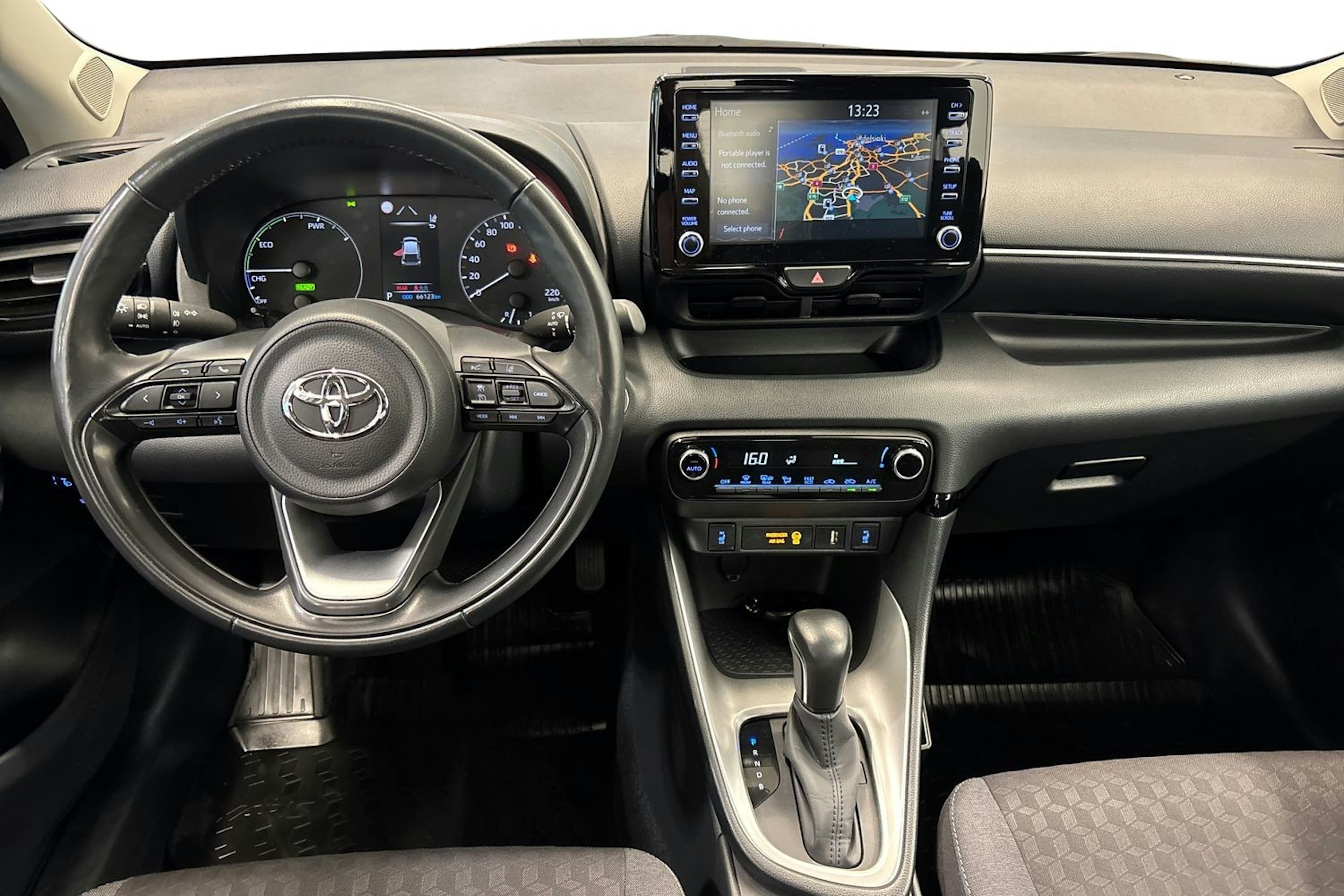 valkoinen Toyota Yaris 2022 kuva 9.