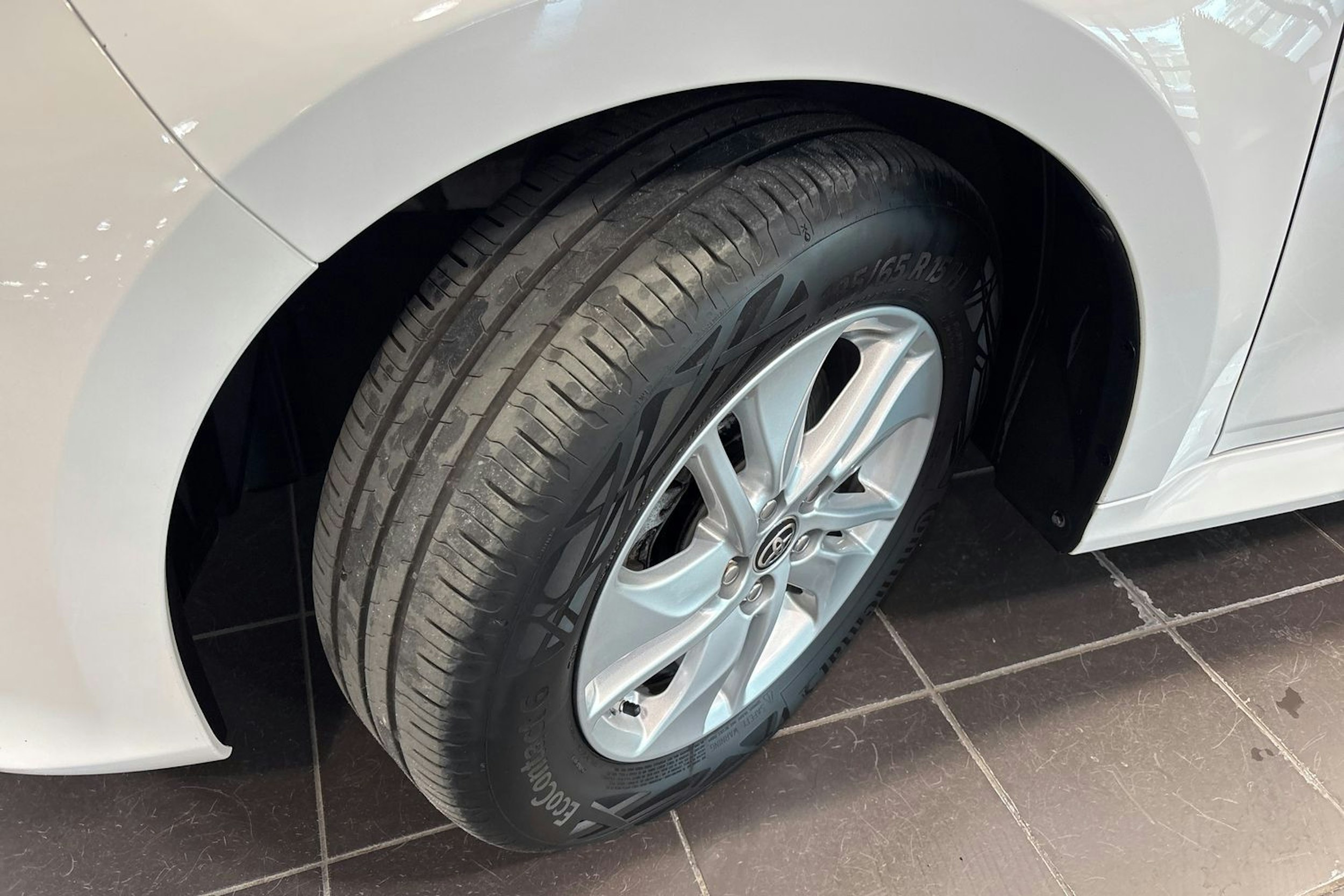 valkoinen Toyota Yaris 2022 kuva 13.