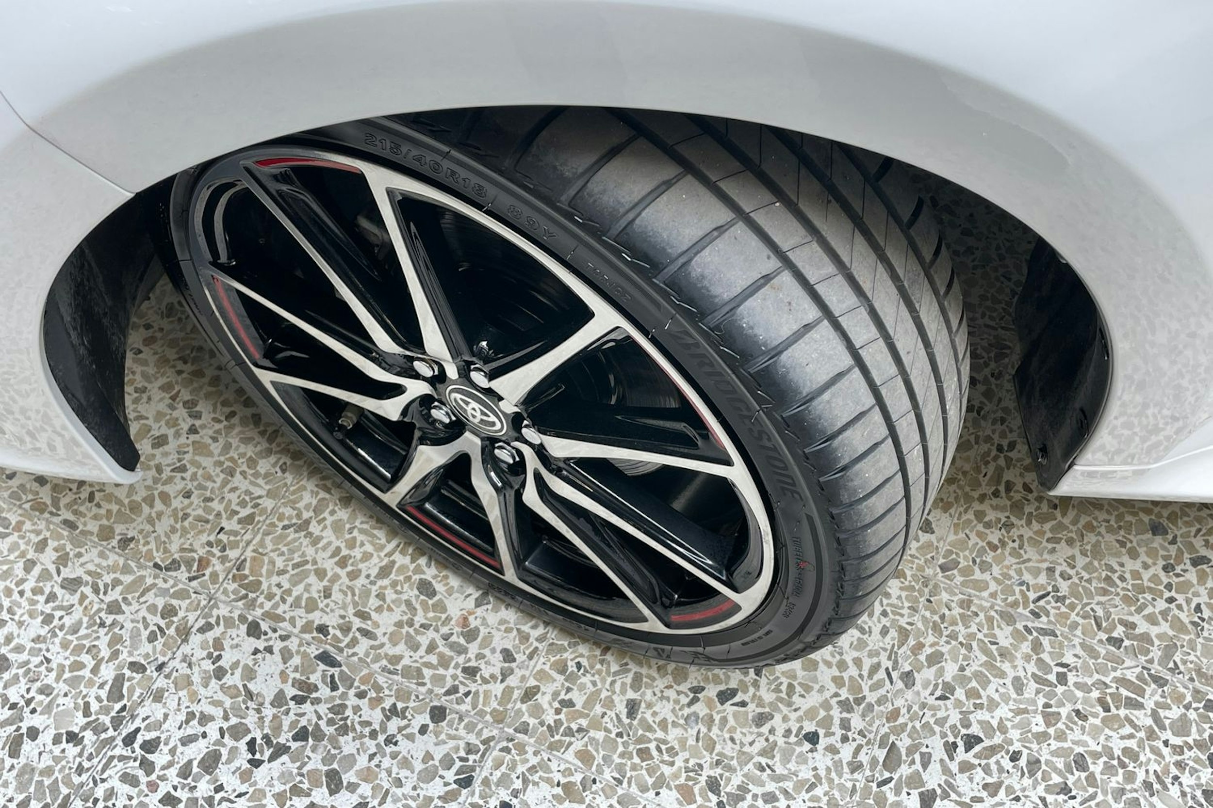 valkoinen Toyota Yaris 2022 kuva 13.