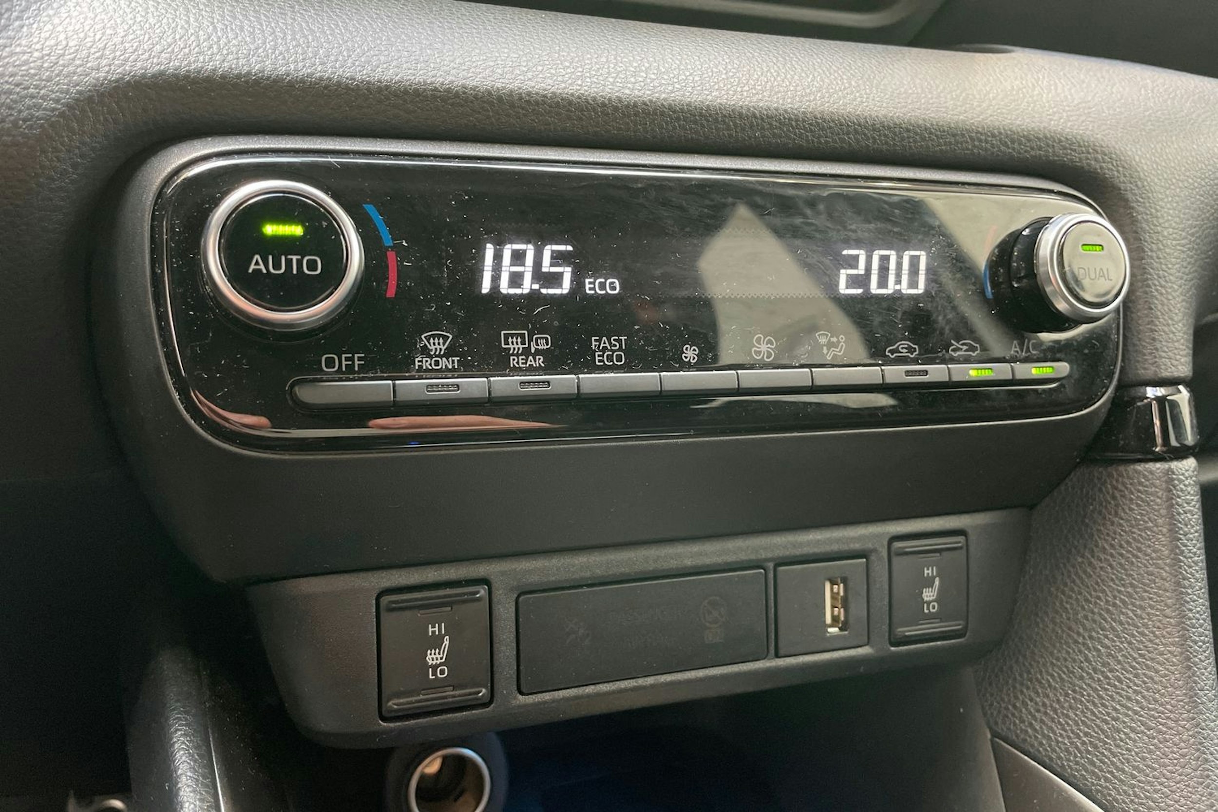 valkoinen Toyota Yaris 2022 kuva 22.