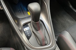 valkoinen Toyota Yaris 2022 kuva 25.