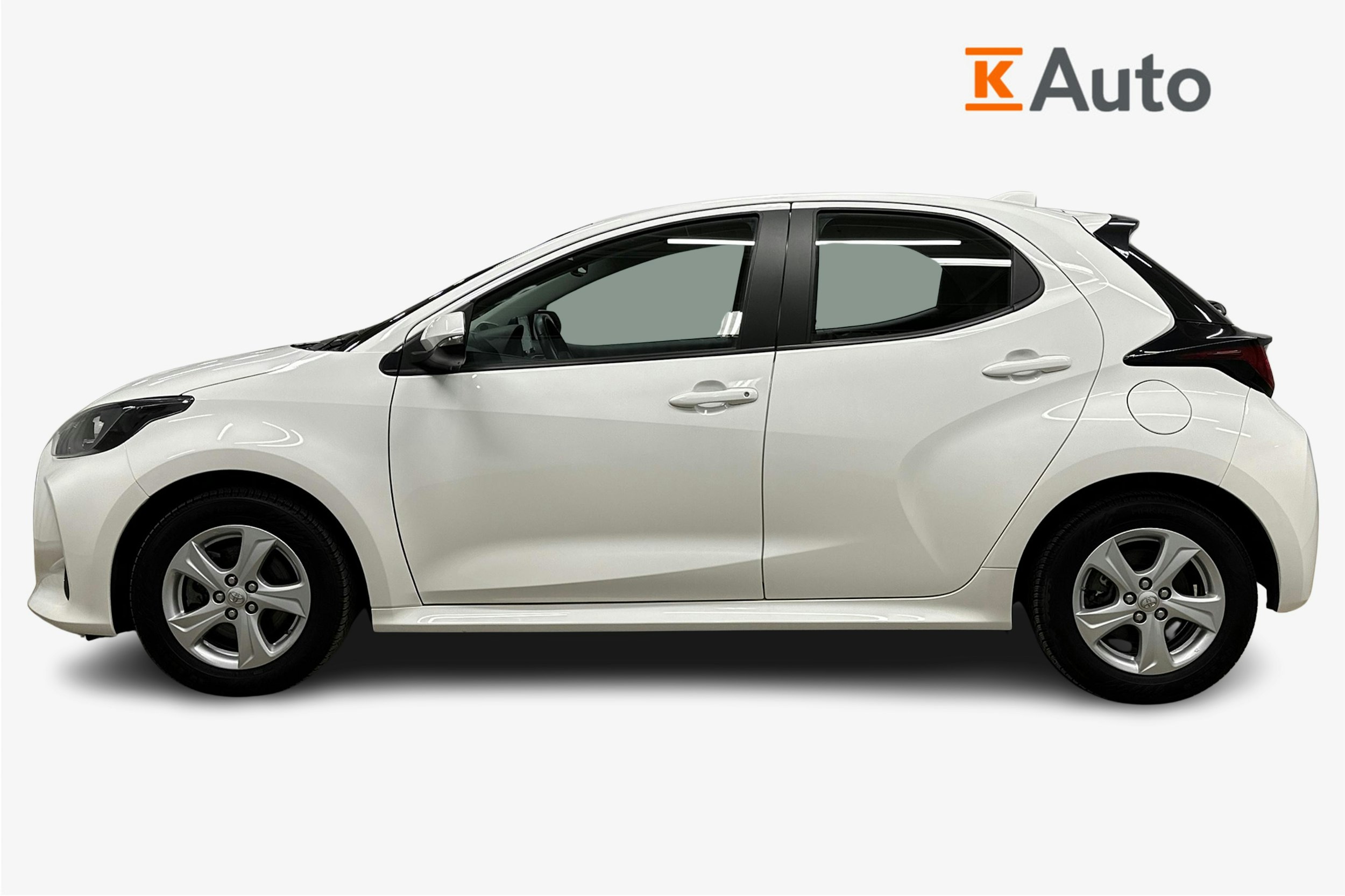 valkoinen Toyota Yaris 2022 kuva 6.