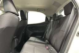 valkoinen Toyota Yaris 2022 kuva 10.