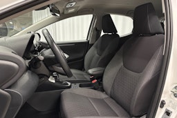 valkoinen Toyota Yaris 2022 kuva 15.