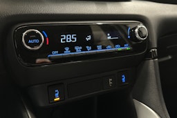 valkoinen Toyota Yaris 2022 kuva 23.