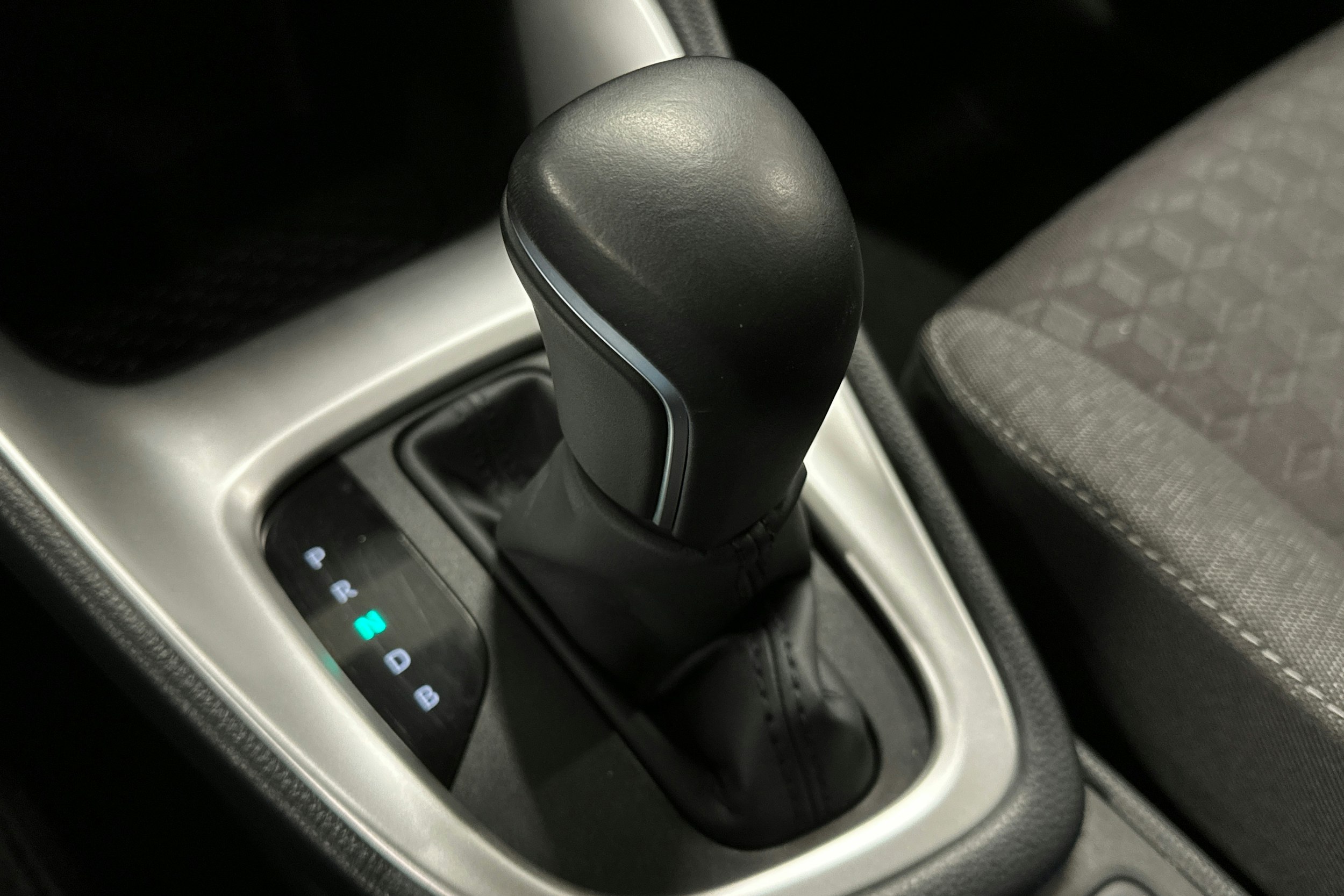 valkoinen Toyota Yaris 2022 kuva 24.