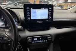 harmaa Toyota Yaris 2022 kuva 17.