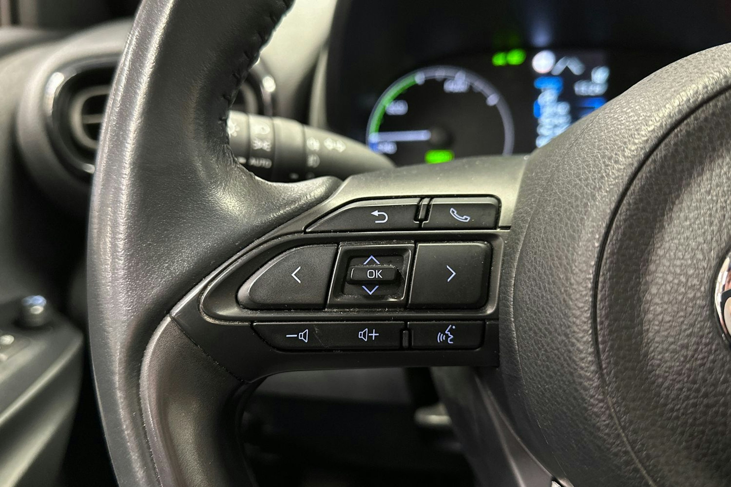 harmaa Toyota Yaris 2022 kuva 20.