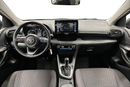 musta Toyota Yaris 2022 kuva 9.