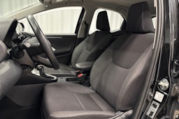 musta Toyota Yaris 2022 kuva 15.
