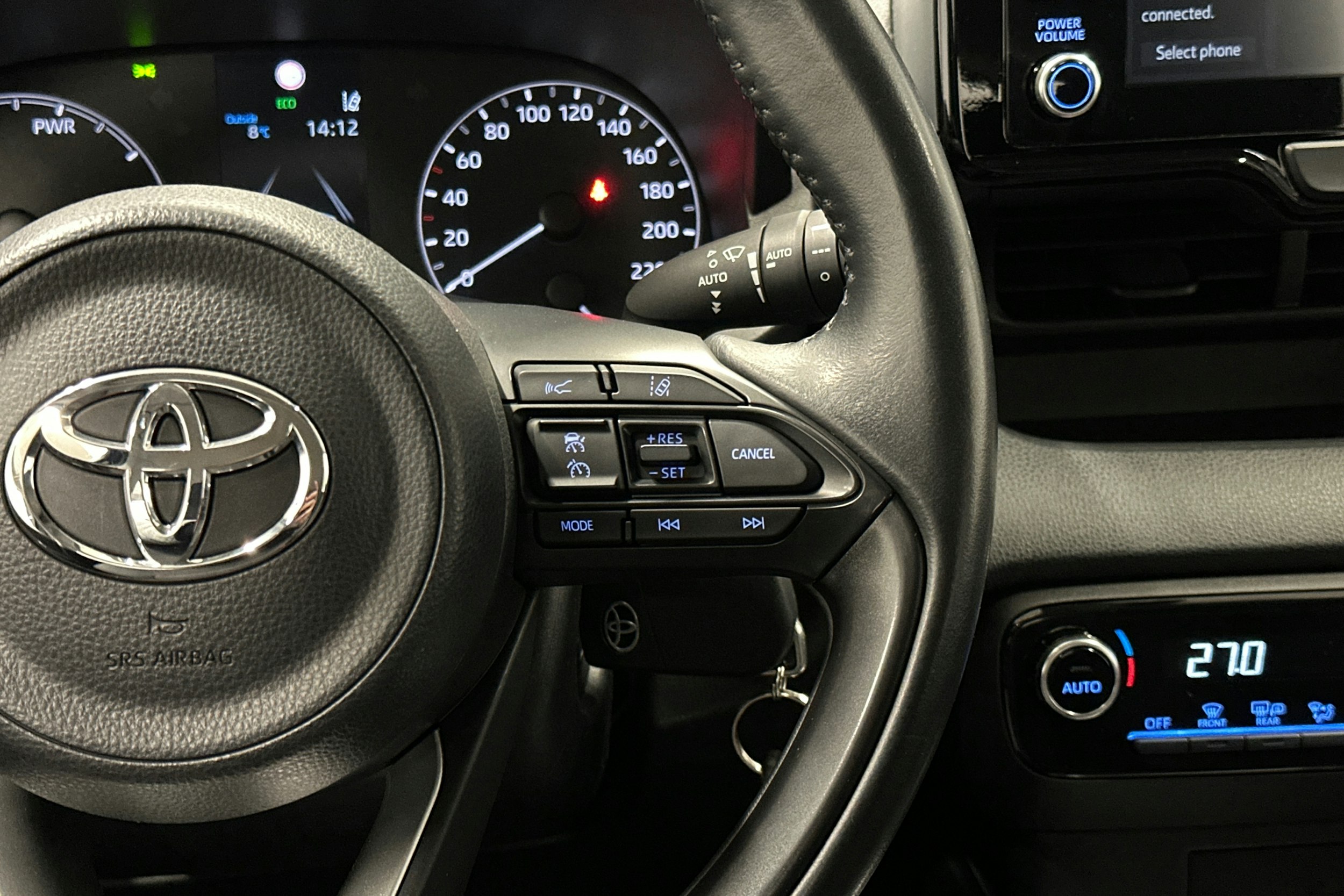 musta Toyota Yaris 2022 kuva 18.