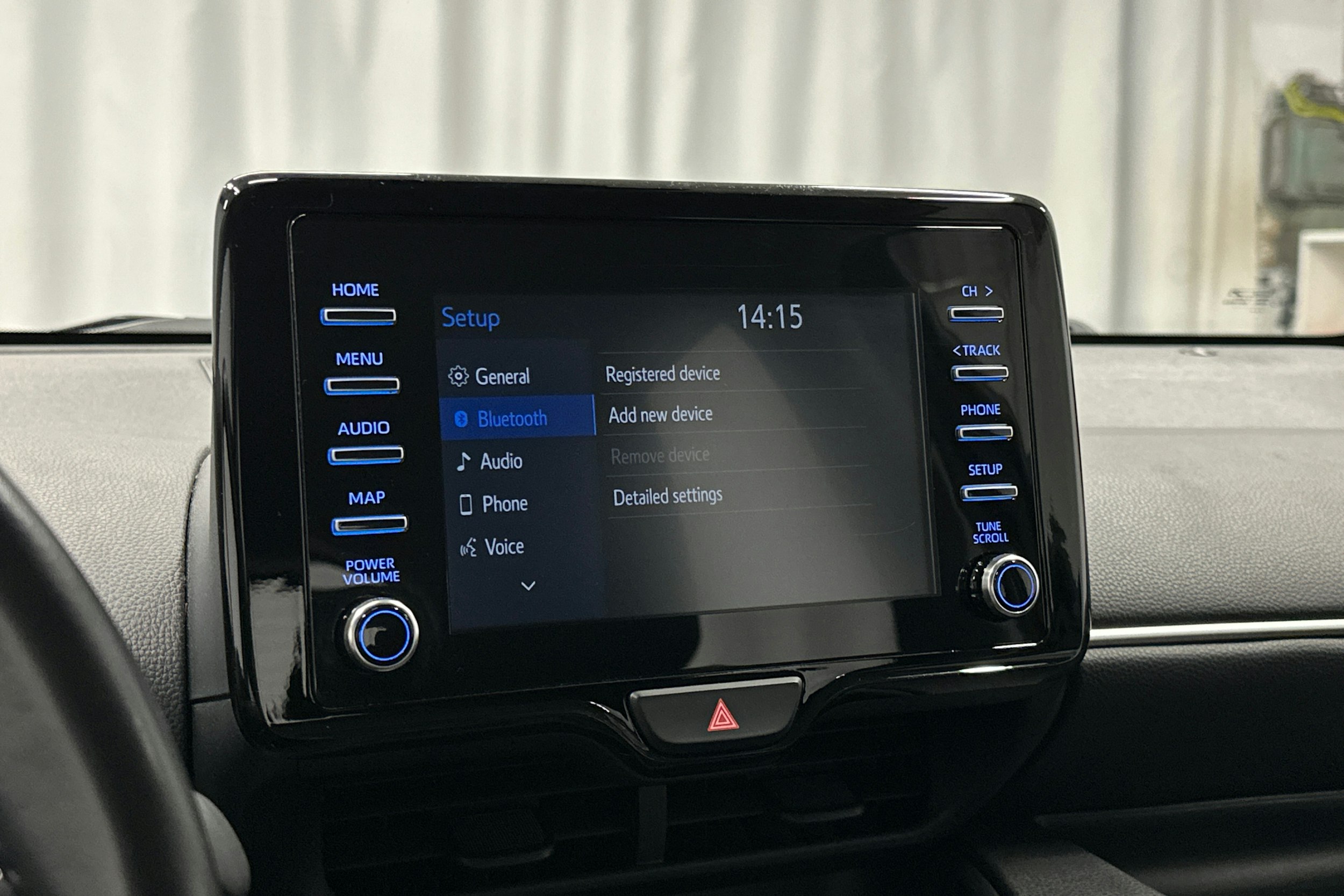 musta Toyota Yaris 2022 kuva 23.