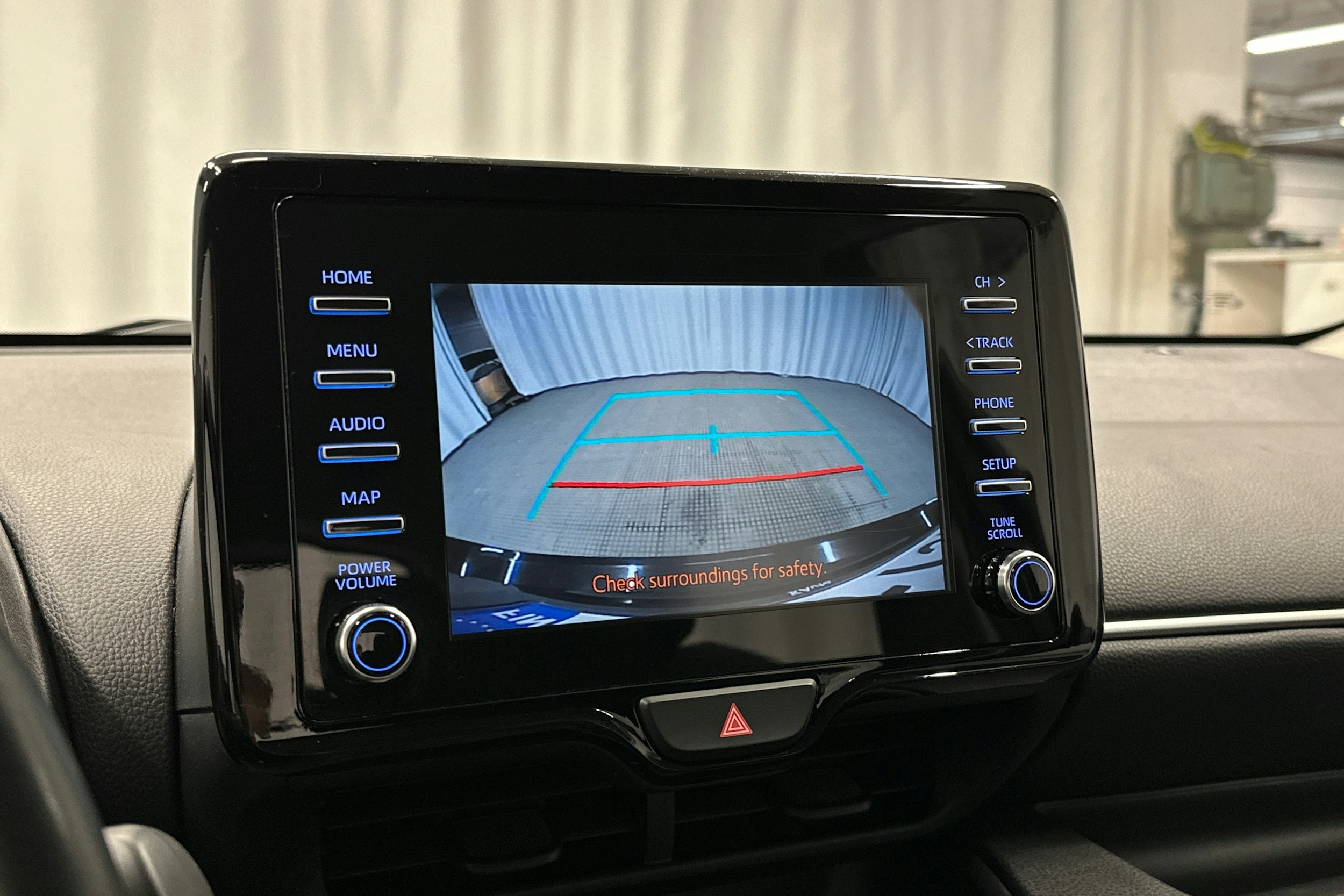 musta Toyota Yaris 2022 kuva 25.