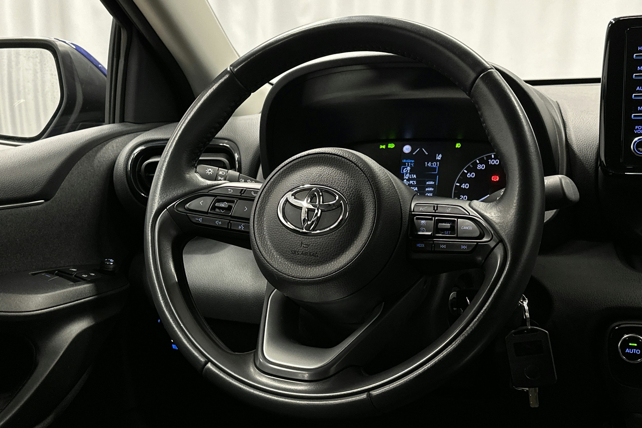 sininen Toyota Yaris 2022 kuva 13.