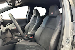 harmaa Toyota Yaris 2022 kuva 6.