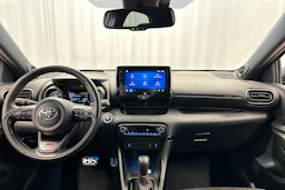 harmaa Toyota Yaris 2022 kuva 11.