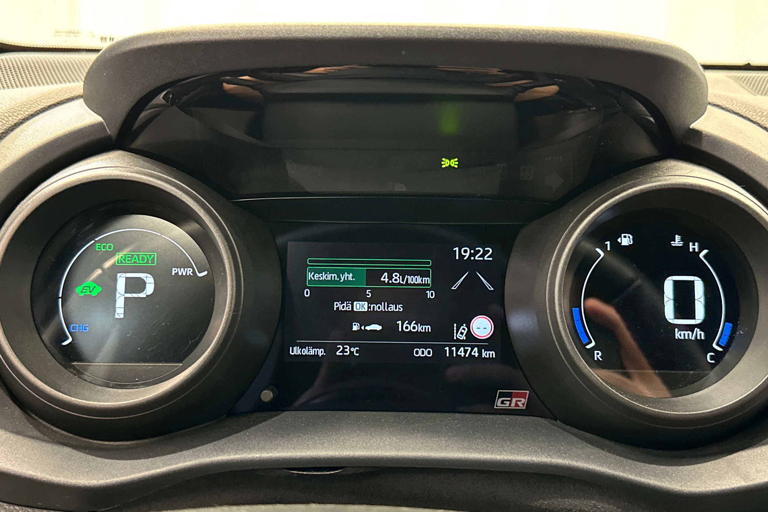 harmaa Toyota Yaris 2022 kuva 15.