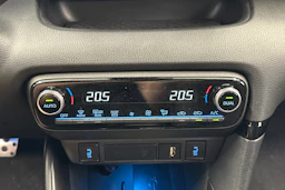 harmaa Toyota Yaris 2022 kuva 19.