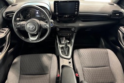 valkoinen Toyota Yaris 2022 kuva 9.