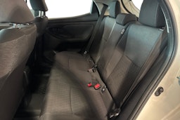 valkoinen Toyota Yaris 2022 kuva 10.