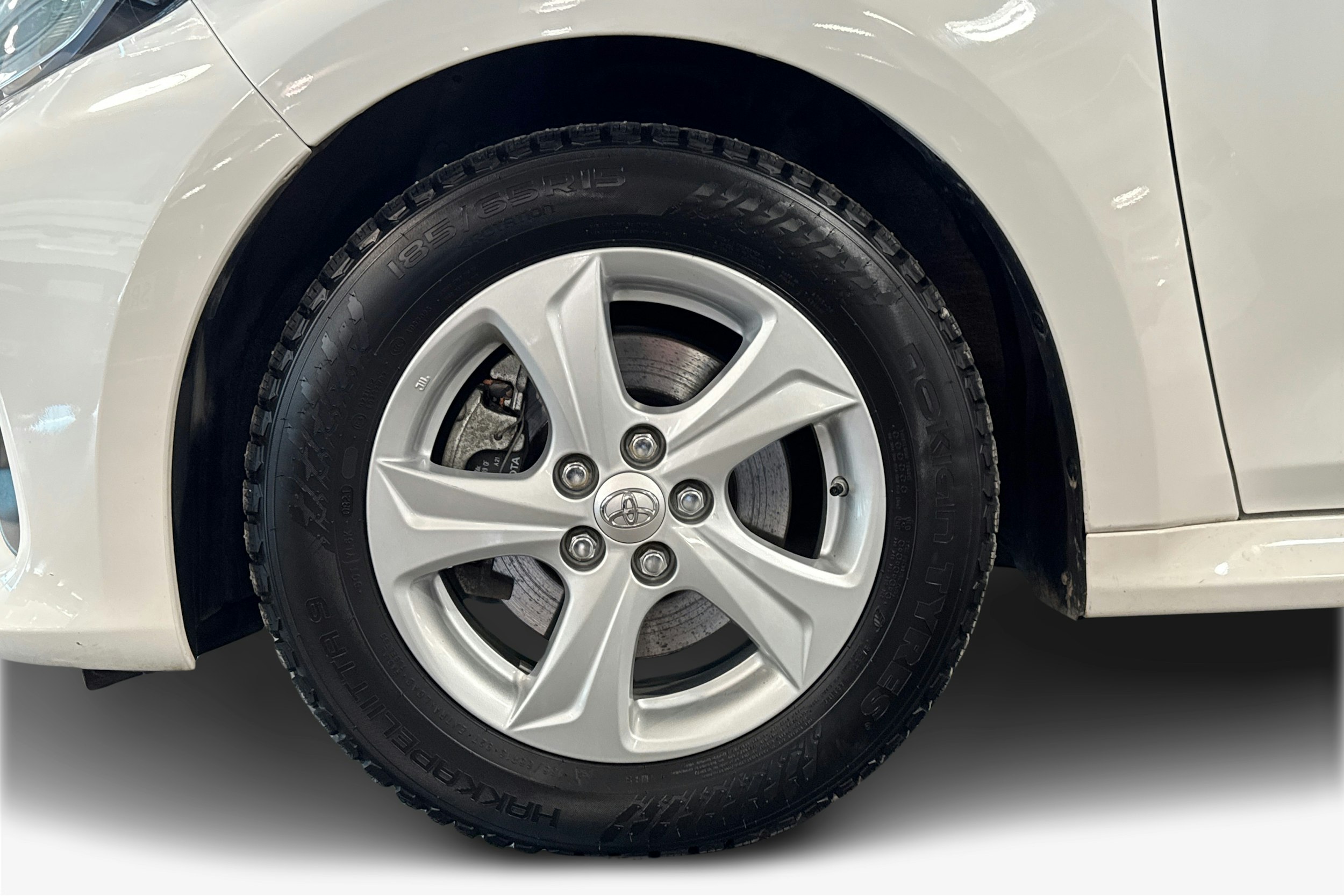 valkoinen Toyota Yaris 2022 kuva 11.