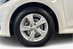 valkoinen Toyota Yaris 2022 kuva 11.