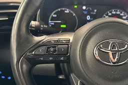 valkoinen Toyota Yaris 2022 kuva 19.