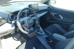 harmaa Toyota Yaris 2023 kuva 3.